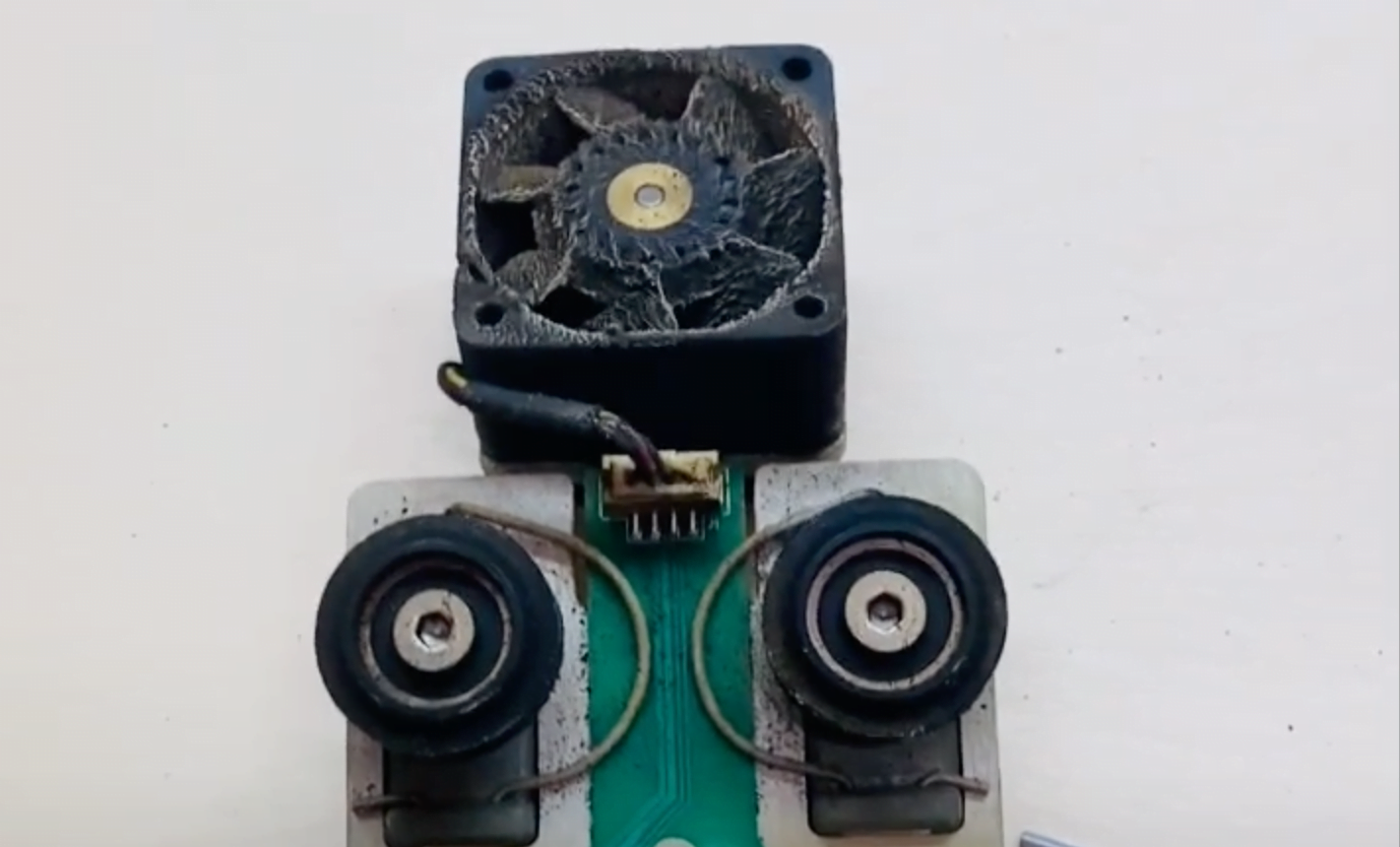 Cleaning the Air Assist Fan on Your World Plus